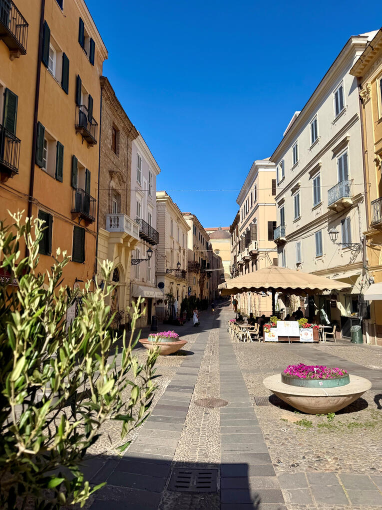 Restaurants Restaurants and cafés in Alghero historic centre near the apartment